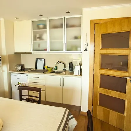 Lovelystay - Beach With Sea View Apartament